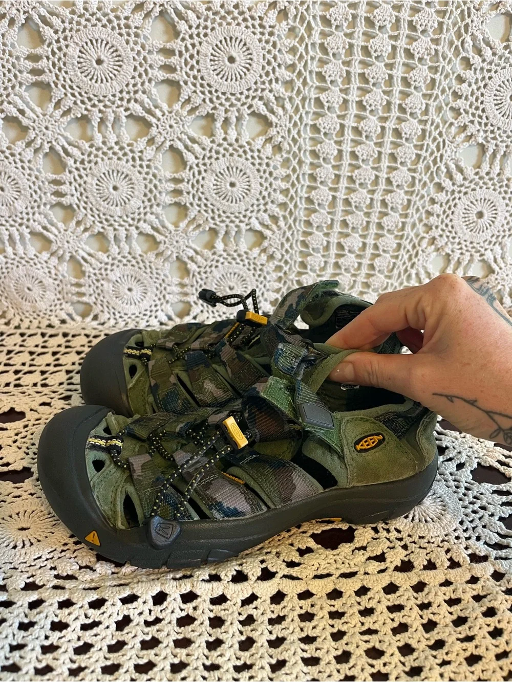 Kids size 2 (big kid) keen waterproof washable hiking shoes breathable green